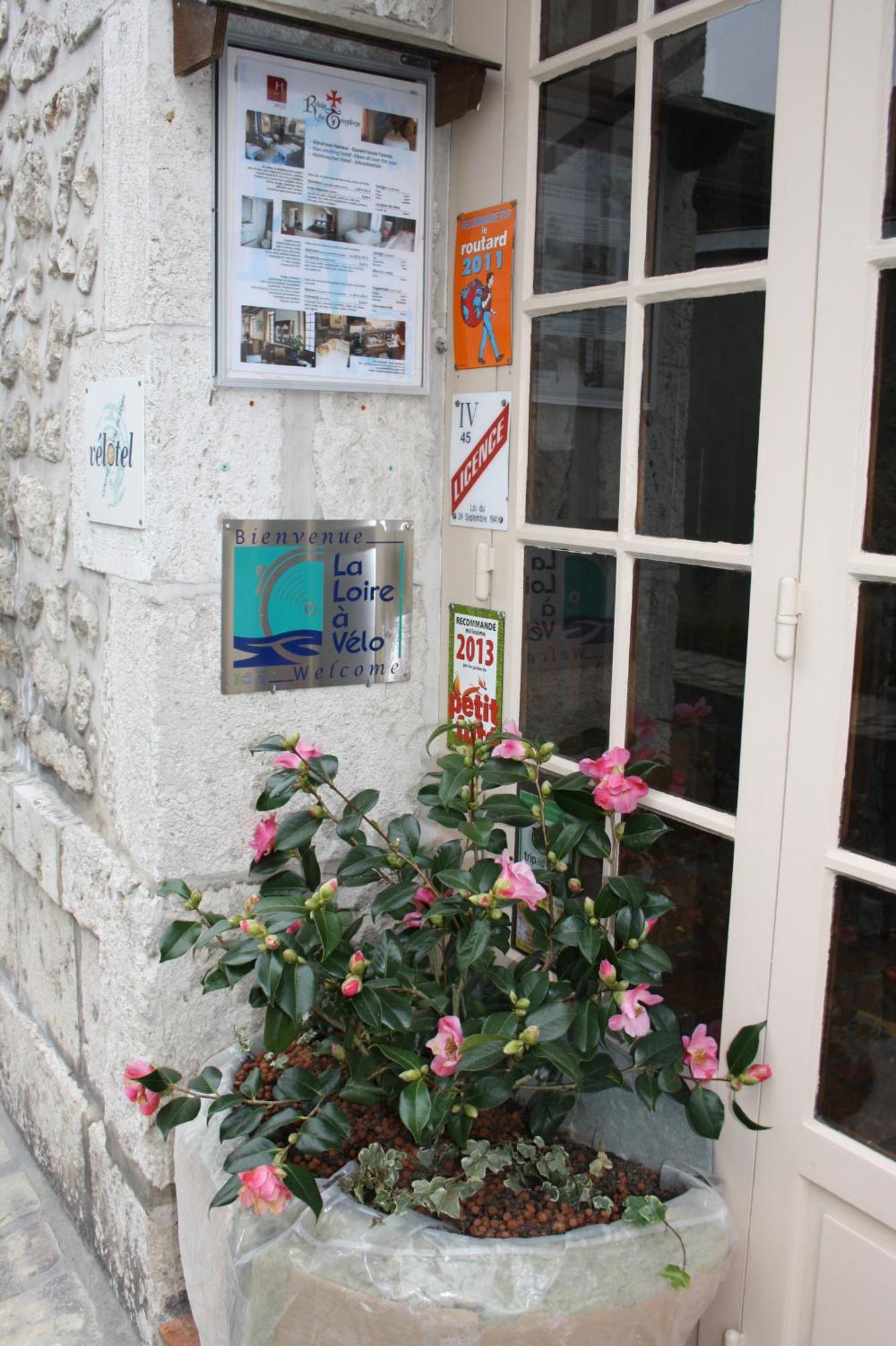 Le Relais Des Templiers Hotel Beaugency Exterior photo