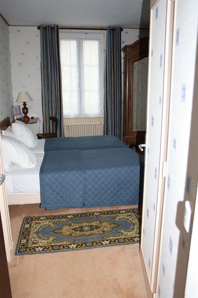 Le Relais Des Templiers Hotel Beaugency Exterior photo