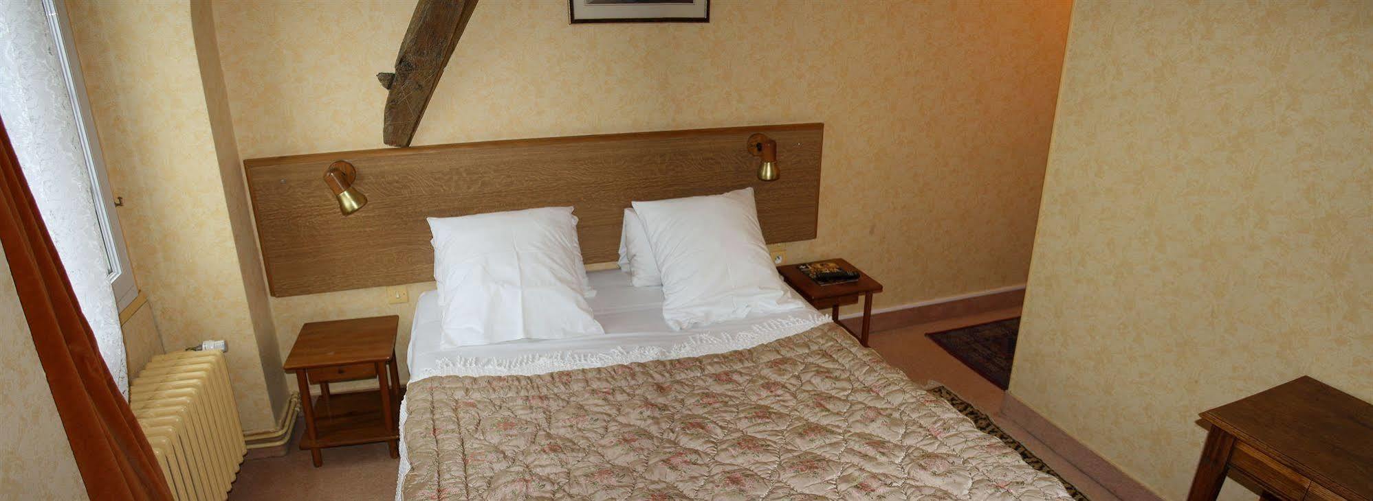 Le Relais Des Templiers Hotel Beaugency Exterior photo